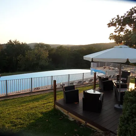 Camping La Linotte Campsite Le Bugue
